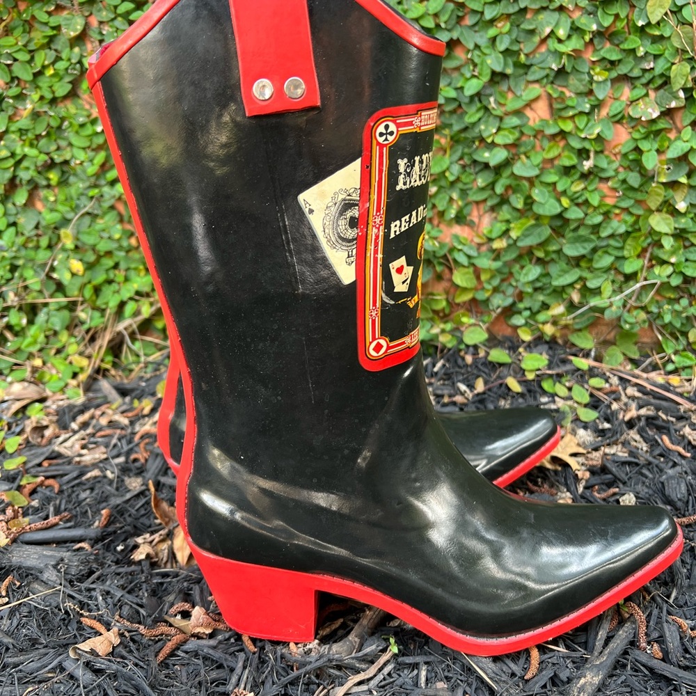 Unique rain boots size 7  EU38 black with appliqué never worn